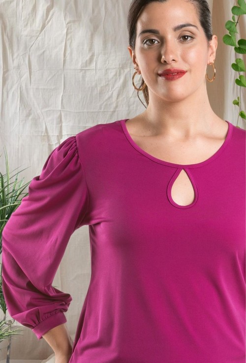 Camiseta Lisa Escote Lágrima