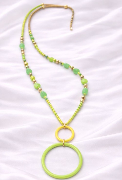 Colgante hoja piedras