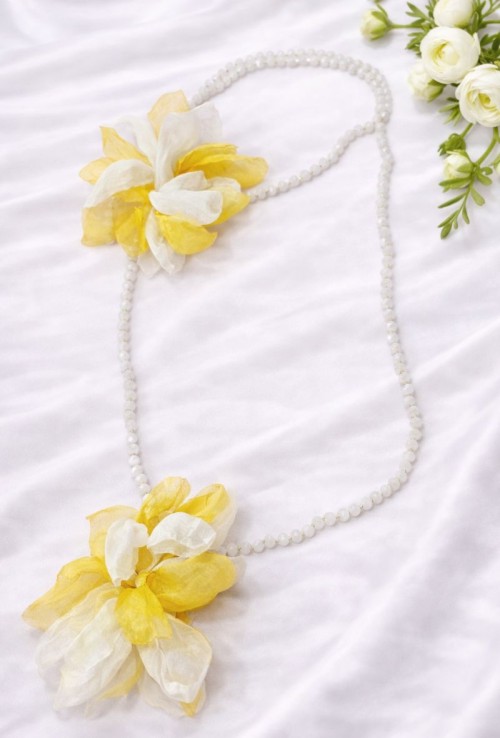 Colgante Flor Doble Amarilla