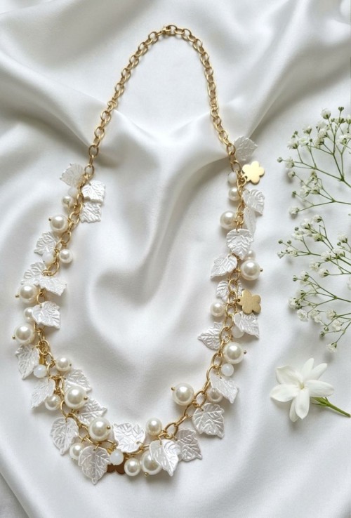 Colgante hojas blancas